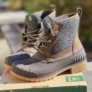 New!  Women’s Kamik Sienna Ankle Boots-Size 5